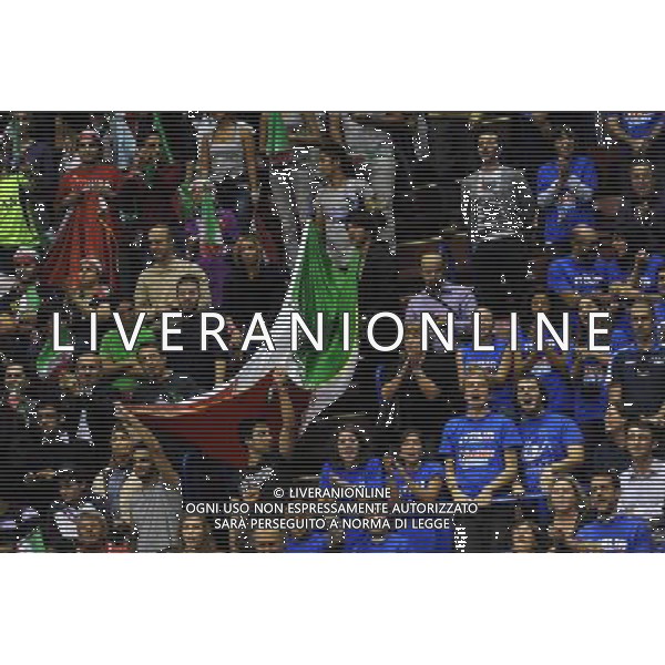 Campionati Mondiali Pallavolo maschile FIVB 3¡ giornata della prima fase Milano 27-09-2010 Italia - Iran nella foto: tifosi Iran sulle tribune del forum a fianco dei tifosi italiani foto Garavaglia - ag. Aldo Liverani sas