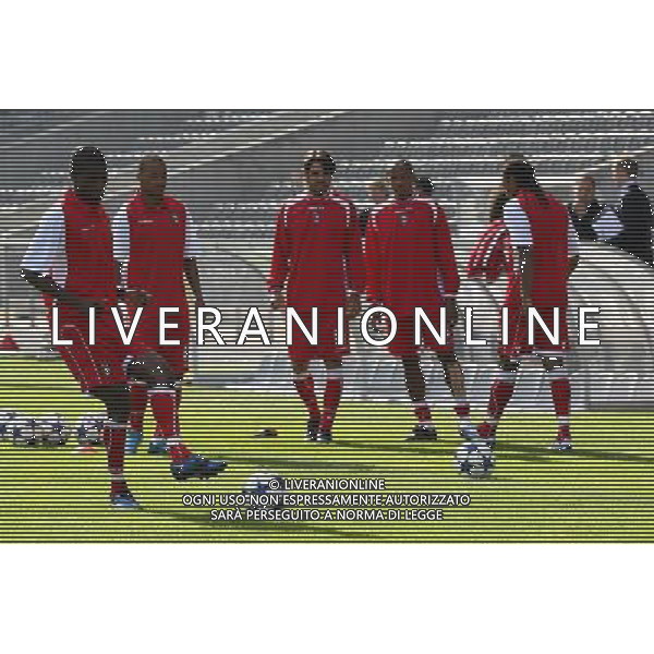 20100927: BRAGA, PORTUGAL - SC Braga training session to prepare Champions League 2010/2011 match against Shaktar Donetsk. In picture: Elderson, Meyong, Miguel Garcia, Paulo Cesar. PHOTO: CITYFILES/NEWSPIX.PL- AG. ALDO LIVERANI SAS ITALY ONLY ALLENAMENTO DELLA SQUADRA PORTOGHESE DEL BRAGA IN VISTA DELLA PARTITA DI CHAMPIONS LEAGUE 2010-2011 CONTRO IL SHAKTAR DONETSK *** Local Caption *** 