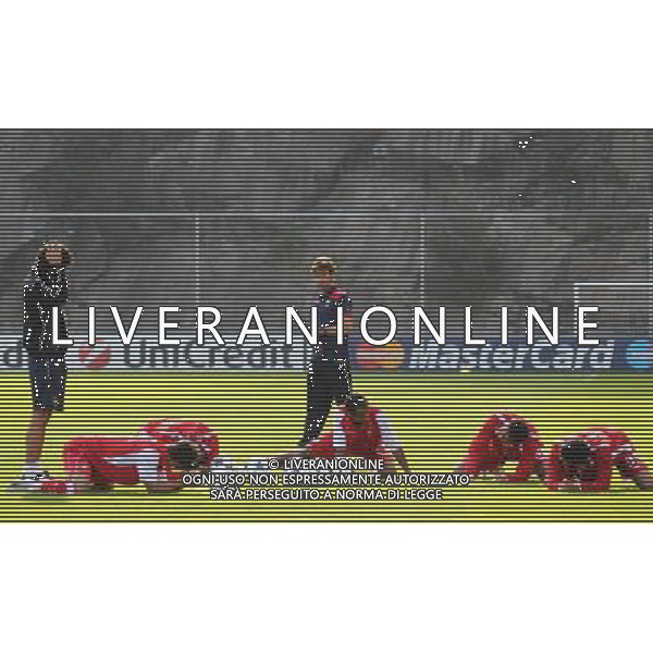 20100927: BRAGA, PORTUGAL - SC Braga training session to prepare Champions League 2010/2011 match against Shaktar Donetsk. In picture: allenatore Domingos Paciencia. PHOTO: CITYFILES/NEWSPIX.PL- AG. ALDO LIVERANI SAS ITALY ONLY ALLENAMENTO DELLA SQUADRA PORTOGHESE DEL BRAGA IN VISTA DELLA PARTITA DI CHAMPIONS LEAGUE 2010-2011 CONTRO IL SHAKTAR DONETSK