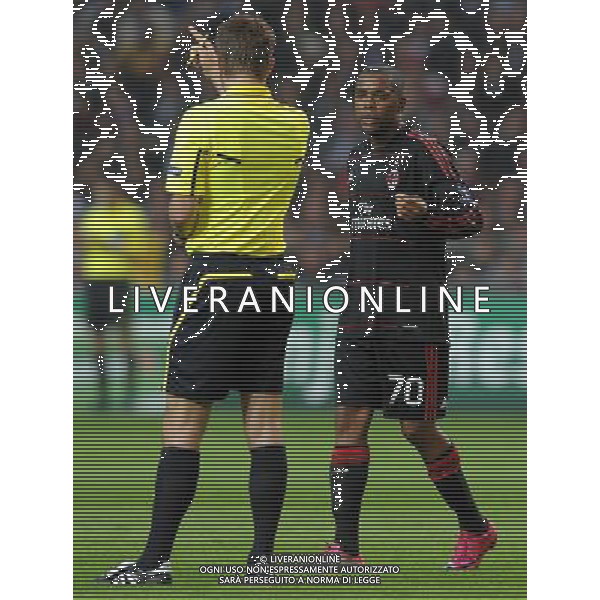 UEFA Champions League 2010/2011 Gruppo G Amsterdam (Olanda) - 28.09.2010 Ajax-Milan Nella Foto:ammonizione robinho /Ph.Vitez-Ag. Aldo Liverani