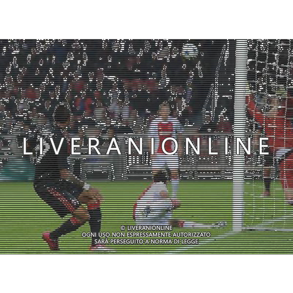 UEFA Champions League 2010/2011 Gruppo G Amsterdam (Olanda) - 28.09.2010 Ajax-Milan Nella Foto:parata stekelenburg su boateng /Ph.Vitez-Ag. Aldo Liverani