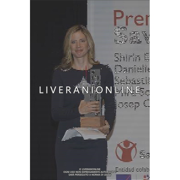 MADRID (28/09/2010).- \'Save The Children 2010\' Awards Ceremony. Award to Mira Sorvino. Photo: Cesar Cebolla / ALFAQUI - AG. ALDO LIVERANI SAS ITALY ONLY MADRID - CONSEGNA DEL PREMIO: \' SAVE THE CHILDREN\' 2010