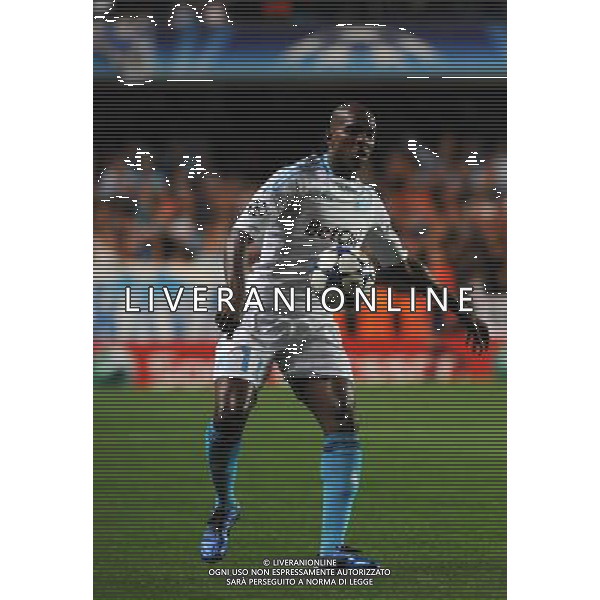Loic Remy controls the Ball at the Chelsea FC Vs Olympique de Marseille for the Champions League in London, Great Britain on 27 September 2010 © FACUNDO ARRIZABALAGA - PHOTOSHOT - AG. ALDO LIVERANI SAS ITALY ONLY partita: CHELSEA vs OLYMPIQUE MARSIGLIA. CHAMPIONS LEAGUE 2010/2011 