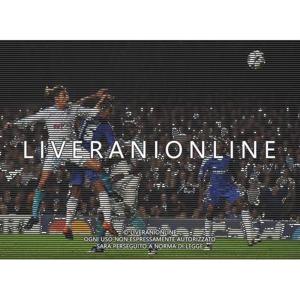 Gabriel Heinze (L) and Florent Maluda (2L) compete for the ball at the Chelsea FC Vs Olympique de Marseille for the Champions League in London, Great Britain on 27 September 2010 © FACUNDO ARRIZABALAGA - PHOTOSHOT - AG. ALDO LIVERANI SAS ITALY ONLY partita: CHELSEA vs OLYMPIQUE MARSIGLIA. CHAMPIONS LEAGUE 2010/2011 