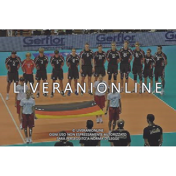 Trieste, 26/09 /2010. FIVB 2010 Men\'s World Championship Polonia vs Germania Gruppo F - 2 turno Nella foto: Silenzio per le vittime dell\' incidente stradale avvenuto in Germania. Foto di Simone Ferraro / Liverani