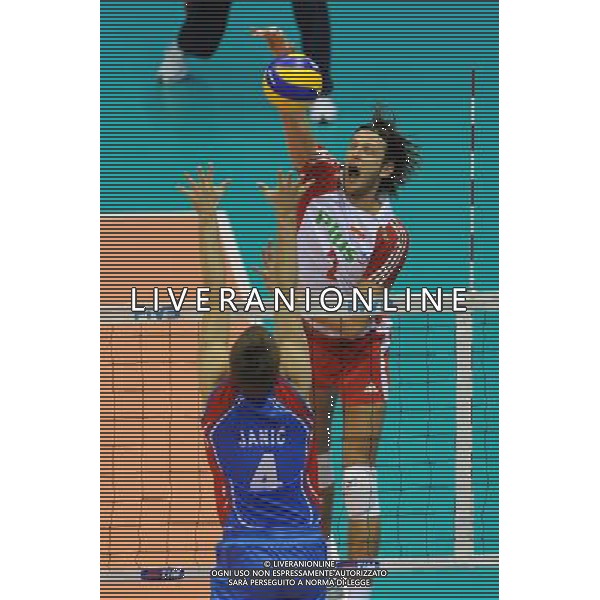 Trieste, 27/09 /2010. FIVB 2010 Men\'s World Championship Serbia vs Polonia Gruppo F - 3 turno Nella foto: Winiarski Michal e Janic Bojan Foto di Simone Ferraro / Liverani