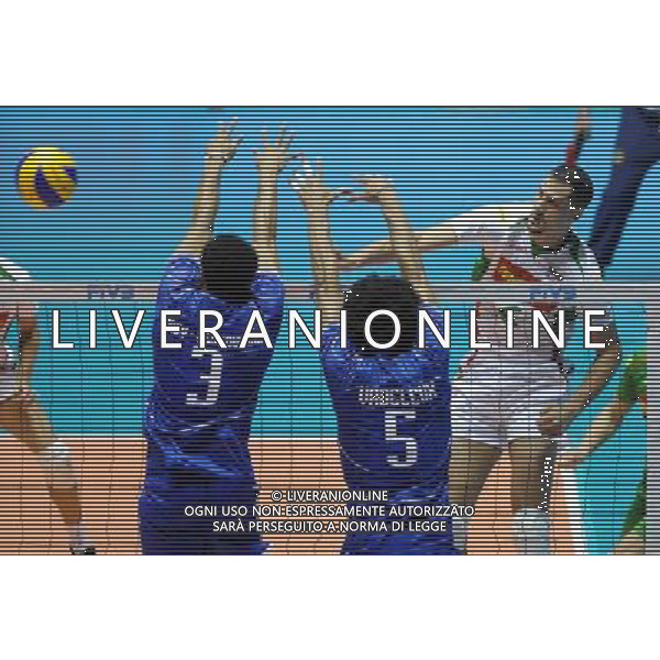 TURIN, Sept. 27, 2010 ()Matey Kaziyski of Bulgaria (R) spikes the ball during the match against France of Pool E at FIVB 2010 Men\'s World Championship in Turin, Italy, Sept. 26, 2010. Bulgaria lost 2-3. (/Chen Haitong) (kh) - Xinhua/Photoshot - AG. ALDO LIVERANI SAS ITALY ONLY Francia - Bulgaria Volley Campionati Mondiali Pallavolo maschile FIVB - prima fase Torino