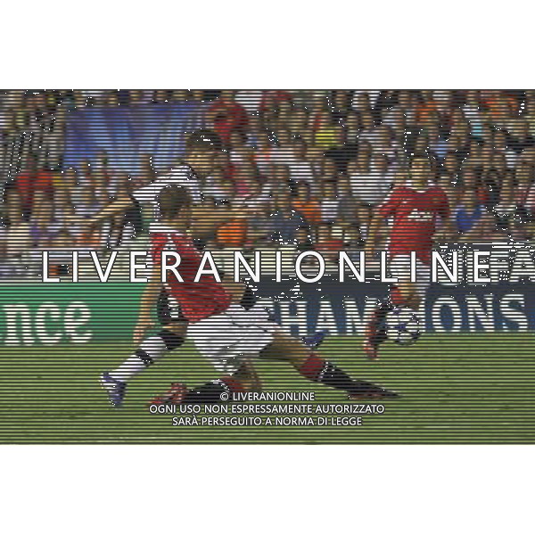 Valencia - Manchester united Champions league girone C 29/09/2010 nella foto: Hernandez - vidic © Romano / Agenzia Aldo Liverani Sas