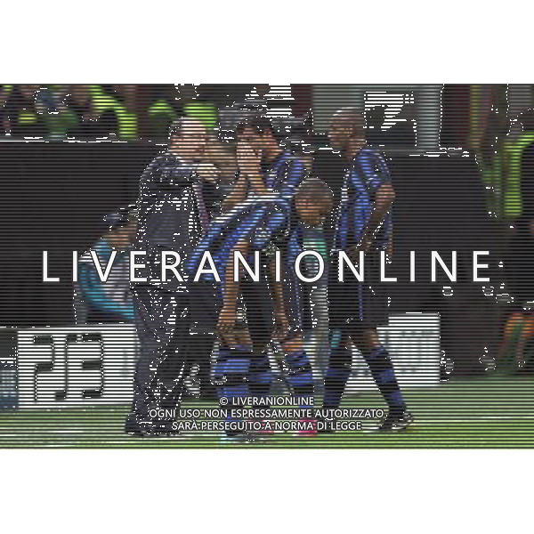 Inter - Werder Brema Champions League 29/09/2010 nella foto benitez da\' indicazioni a stankovic, maicon e biabiany ©Luzzani/Agenzia Aldo Liverani Sas
