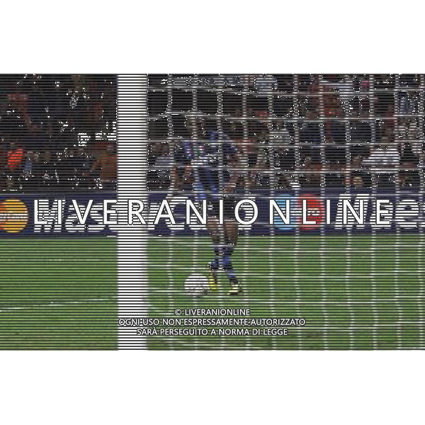 Inter - Werder Brema Champions League 29/09/2010 nella foto il terzo gol di samuel eto\'o ©Luzzani/Agenzia Aldo Liverani Sas