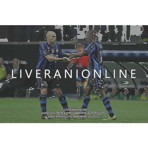 Milano 29-09-2010 Champions League 2010/11 inter-werder brema 4:0 nella foto samuel eto\'o esulta dopo il gol con esteban cambiasso ph marco luzzani/ag aldo liverani s.a.s.