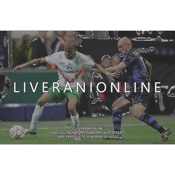 Milano 29-09-2010 Champions League 2010/11 inter-werder brema 4:0 nella foto esteban cambiasso e wesley ph marco luzzani/ag aldo liverani s.a.s.