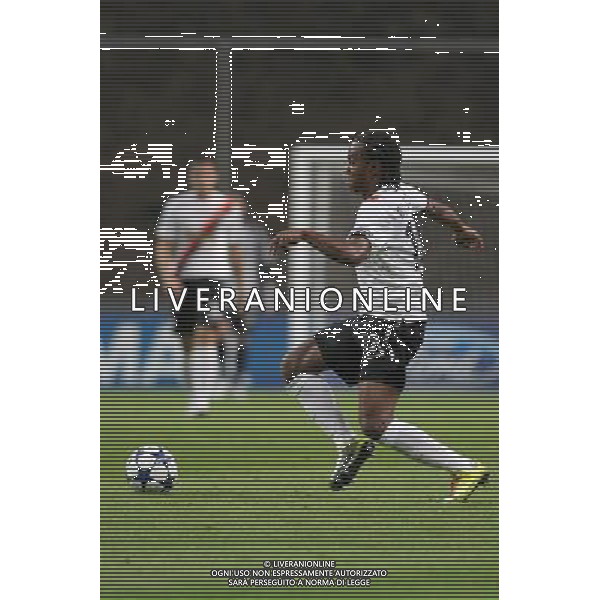20100928: BRAGA, PORTUGAL - SC Braga vs Shakhtar Donetsk: UEFA Champions League 2010/2011 Group H Round 2. In picture: Willian. PHOTO: Pedro Benavente/CITYFILES / Newspix.pl - Ag. Aldo Liverani sas ITALY ONLY 
