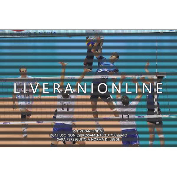 Campionati Mondiali Pallavolo maschile FIVB 1ç giornata della seconda fase Milano 30-09-2010 Francia - Argentina nella foto: un attacco di Crer (Argentina) foto Garavaglia - ag. Aldo Liverani sas