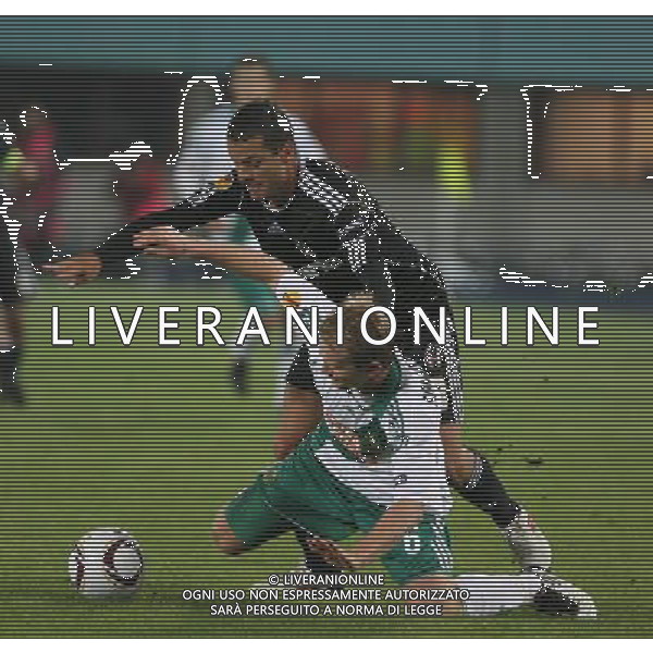 Euroleague group L match between Rapid Vienna v Besiktas Istanbul at Ernst Happel Stadium in Wien, Austria. 30.09.2010 Match Scored: Rapid Vienna 1 v Besiktas Istanbul 2 NELLA FOTO Mario Sonnleitner 8front) of Rapid Vienna and Bobo (back) of Besiktas. Newspix.pl *** Local Caption *** www.newspix.pl AG ALDO LIVERANI ONLY ITALY