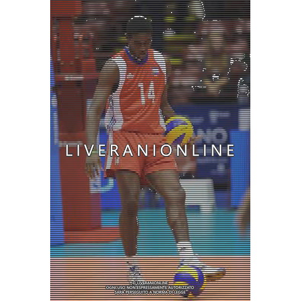 Campionati Mondiali Pallavolo maschile FIVB 1¡ giornata della seconda fase Milano 30-09-2010 Cuba - Serbia nella foto: Rayed Hierrezuelo Aguirre (Cuba) foto Garavaglia - ag. Aldo Liverani sas