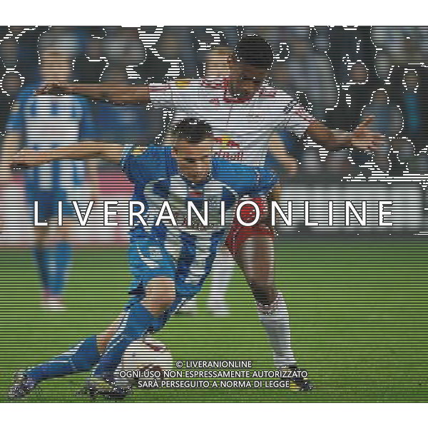 EUROPA LEAGUE 2010-2011- partita: LECH POZNAN FC RED BULL SALZBURG nella foto: SLAWOMIR PESZKO - MENDES DA SILVA © NORBERT BARCZYK / NEWSPIX.PL - AG. ALDO LIVERANI SAS ITALY ONLY 