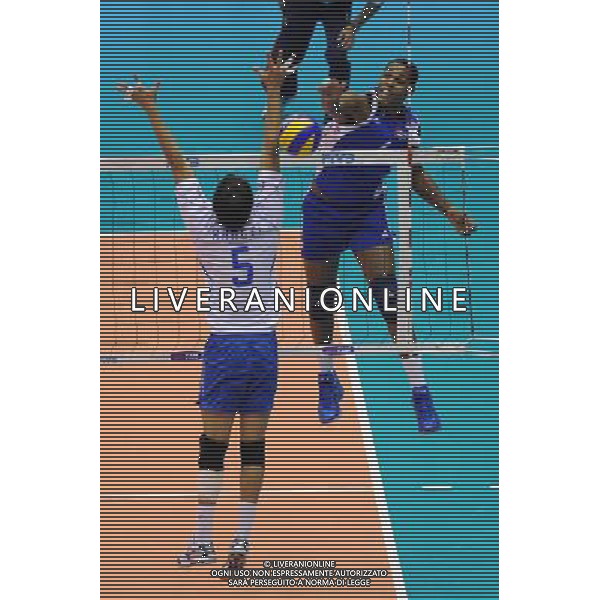 Campionati Mondiali Pallavolo maschile FIVB 2ç giornata della seconda fase Milano 1-10-2010 Messico - Cuba nella foto: un attacco di Leal (Cuba) foto Garavaglia - ag. Aldo Liverani sas