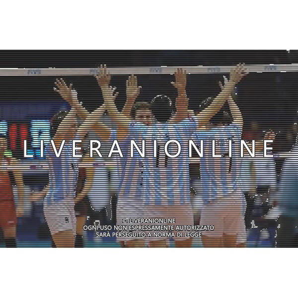 Campionati Mondiali Pallavolo maschile FIVB 3° giornata della seconda fase Milano 2-10-2010 Argentina - Giappone nella foto: esulta l\'Argentina per il passaggio alla terza fase del Mondiale foto Garavaglia - ag. Aldo Liverani sas