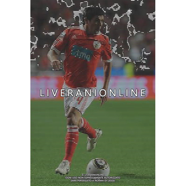 20101003: LISBON, PORTUGAL - SL Benfica vs SC Braga: Portuguese League 2010/2011, 7th round. NELLA FOTO Maxi Pereira (Benfica) PHOTO: Alvaro Isidoro/CITYFILES/NEWSPIX.PL AG ALDO LIVERANI ONLY ITALY