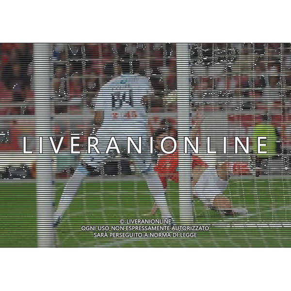 20101003: LISBON, PORTUGAL - SL Benfica vs SC Braga: Portuguese League 2010/2011, 7th round. NELLA FOTO Gaitan (Benfica) and Felipe (Braga) PHOTO: Alvaro Isidoro/CITYFILES/NEWSPIX.PL AG ALDO LIVERANI ONLY ITALY