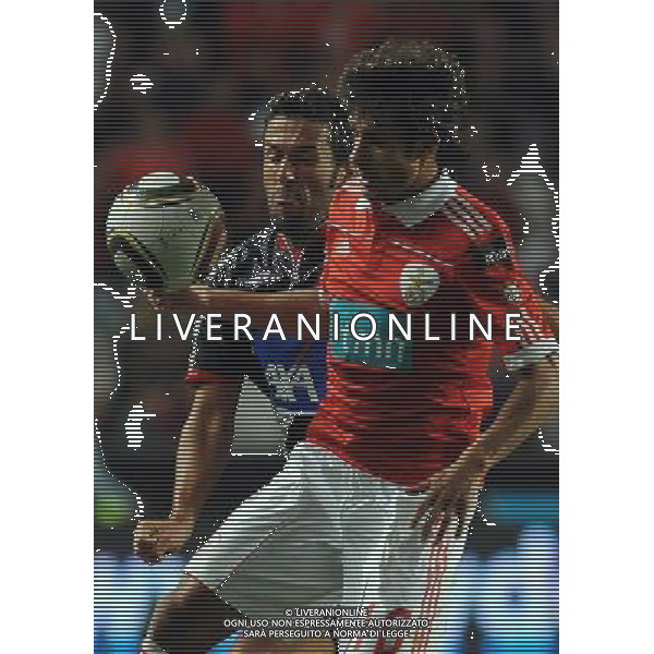 20101003: LISBON, PORTUGAL - SL Benfica vs SC Braga: Portuguese League 2010/2011, 7th round. NELLA FOTO Pablo Aimar (Benfica) and Hugo Viana (Braga) PHOTO: Alvaro Isidoro/CITYFILES/NEWSPIX.PL AG ALDO LIVERANI ONLY ITALY