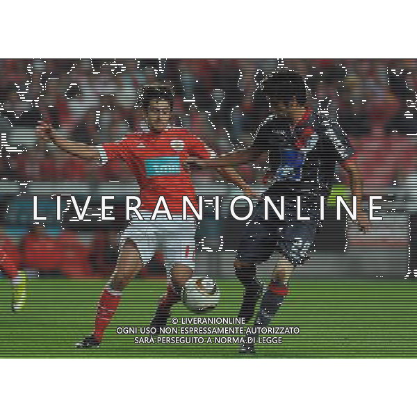 20101003: LISBON, PORTUGAL - SL Benfica vs SC Braga: Portuguese League 2010/2011, 7th round. NELLA FOTO Pablo Aimar (Benfica) and Silvio (Braga) PHOTO: Alvaro Isidoro/CITYFILES/NEWSPIX.PL AG ALDO LIVERANI ONLY ITALY