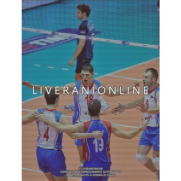 (101005) -- FLORENCE, Oct. 5, 2010 () -- Serbia\'s players celebrate a score during the third round match against Argentina at the 2010 FIVB Men\'s Volleyball World Championship in Florence, Italy, Oct. 4, 2010. Serbia won 3-1. (/Chen Haitong) ©photoshot/Agenzia Aldo Liverani Sas - ITALY ONLY - Argentina vs Serbia terzo turno Volley FIVB 2010 Campionati del Mondo di pallavolo maschile a Firenze, 4 Ottobre 2010. La Serbia ha vinto 3-1.