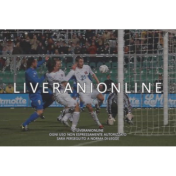 Palermo 18/02/2004 Italia-repubblica ceca amichevole nazionale nella foto gol di christian vieri* Agenzia Aldo liverani