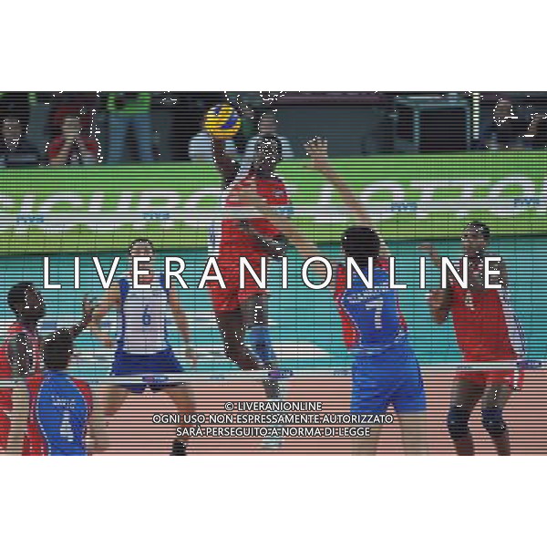 Campionati Mondiali Pallavolo maschile FIVB Semifinale Roma 9-10-2010 Cuba - Serbia nella foto: Roberto Camejo (Cuba) foto Garavaglia - ag. Aldo Liverani sas