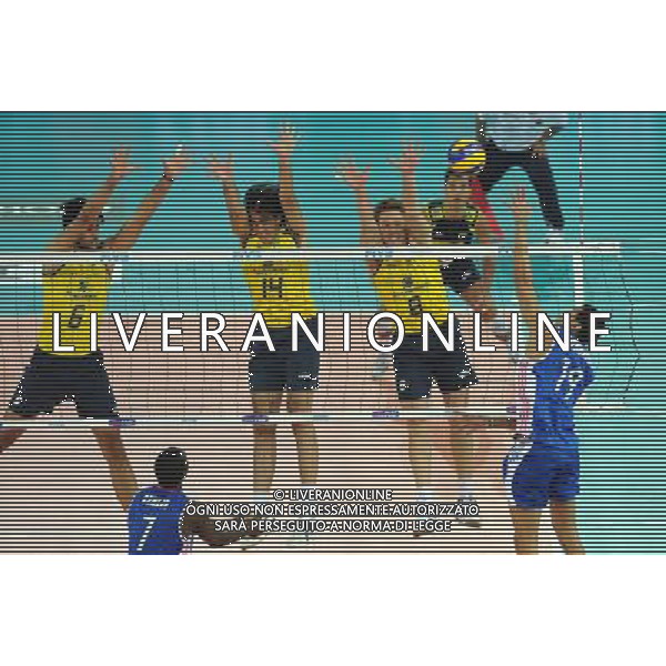 Campionati Mondiali Pallavolo maschile FIVB Finale 1Á/2Á posto Roma 10-10-2010 Brasile - Cuba nella foto: Hernandez (Cuba) contro il muro di Vissotto, Rodrigao e Murilo (Brasile) foto Garavaglia - ag. Aldo Liverani sas