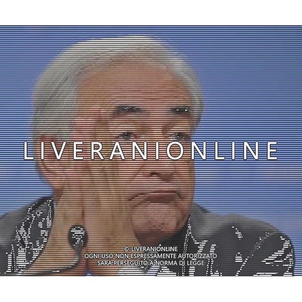 (101009) -- WASHINGTON, Oct. 9, 2010 () -- International Monetary Fund (IMF) Managing Director Dominique Strauss-Kahn attends a press briefing after the International Monetary and Financial Committee (IMFC) Meeting at the IMF headquarters in Washington D.C., capital of the United States, Oct. 9, 2010. The issue on the IMF quota reform may be resolved in \'a small number of weeks,\' Strauss-Khan said here on Saturday. (/Zhang Jun) (zw) ©photoshot/Agenzia Aldo Liverani Sas - ITALY ONLY - Washington DC: Incontro annuale del Fondo monetario internazionale (FMI) e della Banca mondiale