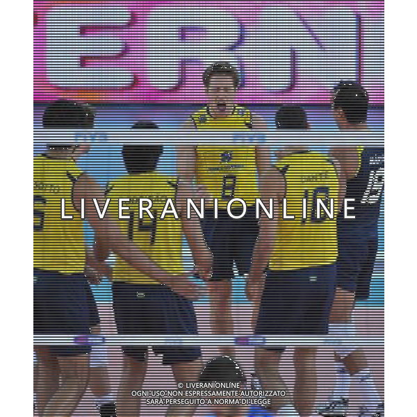 (101010) -- ROME, Oct. 10, 2010 () -- Brazil\'s players celebrate a score during the semi-final against Italy at the 2010 FIVB Men\'s Volleyball World Championship in Rome, Italy, Oct. 9, 2010. Brazil won 3-1. (/Chen Haitong) ©photoshot/Agenzia Aldo Liverani Sas - ITALY ONLY - Italia - Brasile Volley Campionati Mondiali Pallavolo maschile FIVB Semifinale Roma