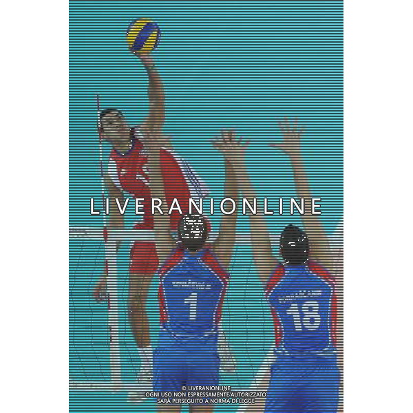 Campionati Mondiali Pallavolo maschile FIVB Semifinale Roma 9-10-2010 Cuba - Serbia nella foto: Fernando Hernandez (Cuba) foto Garavaglia - ag. Aldo Liverani sas