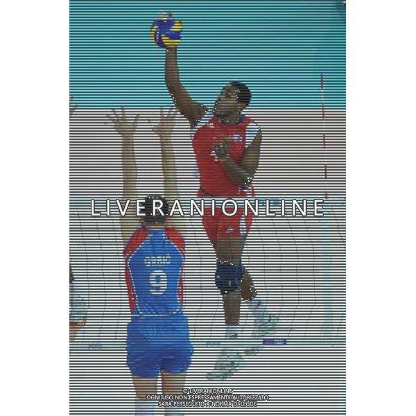 Campionati Mondiali Pallavolo maschile FIVB Semifinale Roma 9-10-2010 Cuba - Serbia nella foto: Joandy Leal Hidalgo (Cuba) foto Garavaglia - ag. Aldo Liverani sas