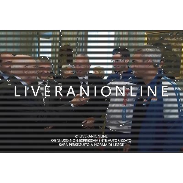Roma - Il Presidente della Repubblica Giorgio Napolitano con il Presidente del Comitato Organizzatore Carlo Salvatori, il Presidente della Federazione Internazionale di Pallavolo Jizhong Wei, il Capitano della squadra di pallavolo Valerio Vermiglio e l\'allenatore Andrea Anastasi, in occasione dell\'incontro con il Comitato oragnizzatore del XVII campionato mondiale di pallavolo maschile 2010, stamane 11 ottobre 2010. (Foto di Paolo Giandotti - Ufficio Stampa Presidenza della Repubblica) - Ag. Ald Liverani sas