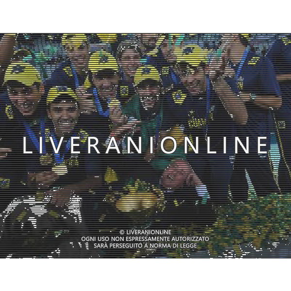 (101011) -- ROME, Oct. 11, 2010 () -- Brazil\'s players celebrate their victory during the awarding ceremony after winning the Volleyball World Championships final match against Cuba in Rome\'s Palalottomatica, Italy, Oct. 10, 2010. Brazil\'s team won the World Volleyball Championships for the third time in a row as they beat Cuba 3-0. (/Chen Haitong) ©photoshot/Agenzia Aldo Liverani Sas - ITALY ONLY - Brasile - Cuba Campionati Mondiali Pallavolo maschile FIVB