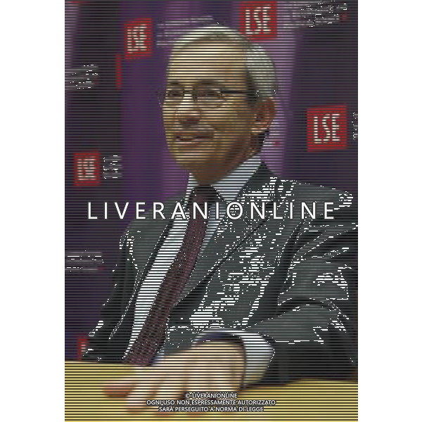 L\'ECONOMISTA GRECO CIPRIOTA CHRISTOPHER ANTONIOU PISSARIDES PREMIO NOBEL PER L\'ECONOMIA 2010, DURANTE UNA CONFERENZA STAMPA ALLA LONDON SCHOOL OF ECONOMICS © FELIPE TRUEBA - Photoshot - AG. ALDO LIVERANI SAS ITALY ONLY