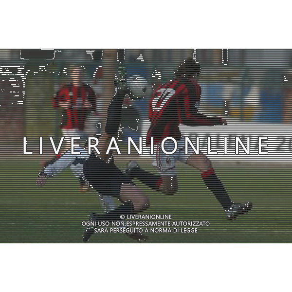 Viareggio (Lu) 13/02/2004 56¡ Coppa Carnevale Milan-Lazio Nella foto: Sannibale Simone della Lazio contro Matri Alessandro del Milan.* Ph Gianni Nucci/Aldo Liverani