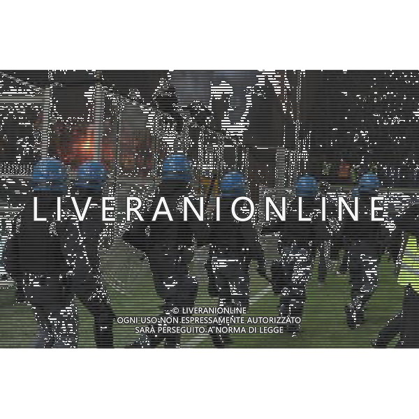 Qualificazioni ai Campionati Europei UEFA EURO 2012 Gruppo C Genova - 12.10.2010 Italia-Serbia Nella Foto: la polizia cerca di sedare gli scontri sugli spalti dei tifosi della serbia /Ph.Vitez-Ag. Aldo Liverani