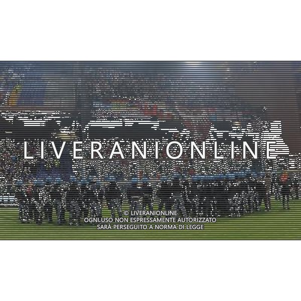 Qualificazioni ai Campionati Europei UEFA EURO 2012 Gruppo C Genova - 12.10.2010 Italia-Serbia Nella Foto: sospensione momentanea della partita mentre la polizia cerca di sedare gli scontri sugli spalti dei tifosi della serbia /Ph.Vitez-Ag. Aldo Liverani