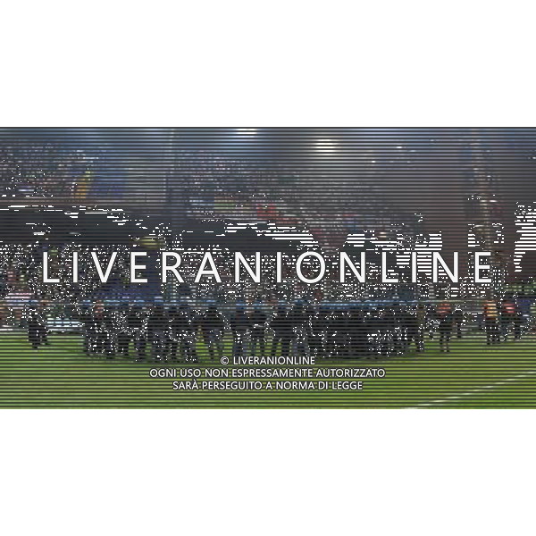 Qualificazioni ai Campionati Europei UEFA EURO 2012 Gruppo C Genova - 12.10.2010 Italia-Serbia Nella Foto:sospensione momentanea della partita mentre la polizia cerca di sedare gli scontri sugli spalti dei tifosi della serbia /Ph.Vitez-Ag. Aldo Liverani