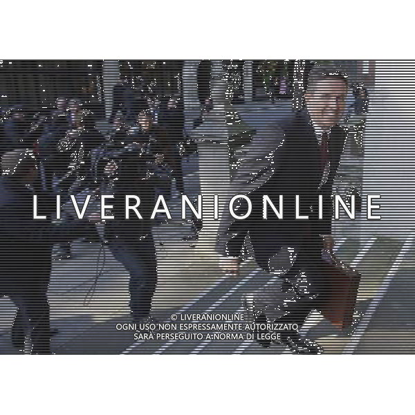 The Liverpool Football Club managing director Christian Purslow (right) runs up the stairs to the entrance of the Royal Courts of Justice, in London, Britain, 12 October 2010. ©photoshot/Agenzia Aldo Liverani Sas - ITALY ONLY - Martin Broughton presidente del Liverpool Football Club lascia l\'Alta Corte di Giustizia a Londra, Gran Bretagna, 12 ottobre 2010.