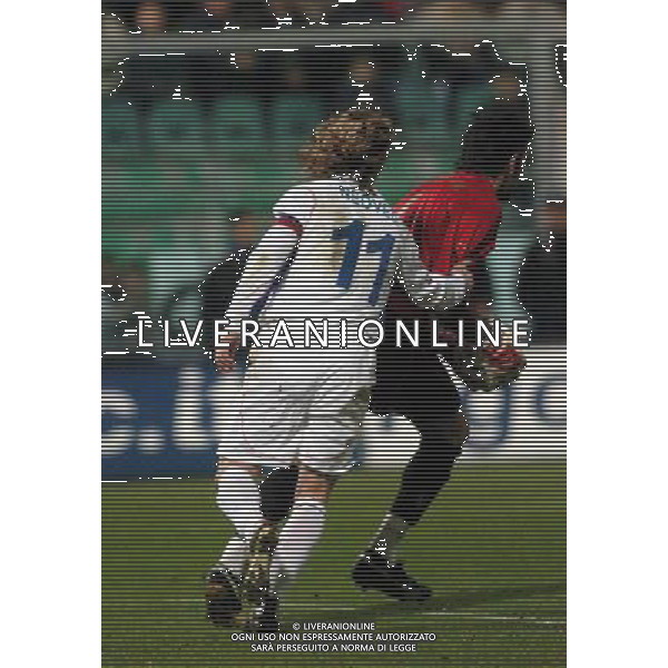 Palermo 18/02/2004 Italia-Repubblica Ceca Amichevole Nazionale nella foto Pavel Nedved e gianluigi buffon* Agenzia Aldo liverani