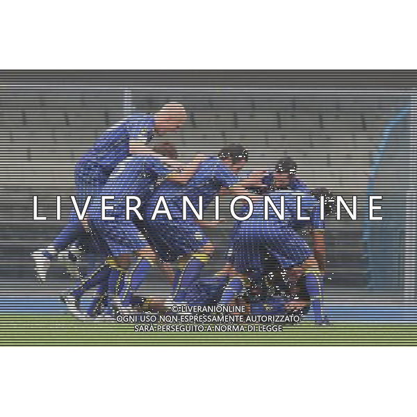 17/10/2010 VERONA LEGA PRO HELLAS VERONA - ALESSANDRIA NELLA FOTO l\'esultanza del verona dopo il gol di Giuseppe Le Noci ©AG ALDO LIVERANI SAS