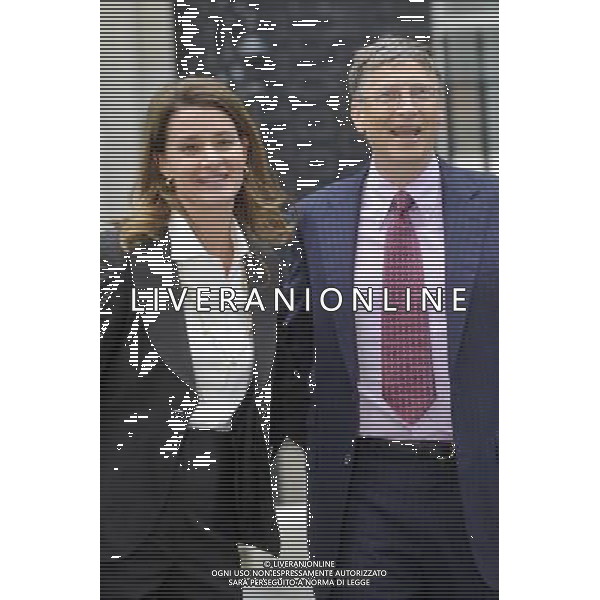 Bill \' Melinda Gates were in Downing Street to speak to David Cameron in London this afternoon ©photoshot/Agenzia Aldo Liverani Sas - ITALY ONLY - Bill Gates con la moglie Melinda a Downing Street a Londra