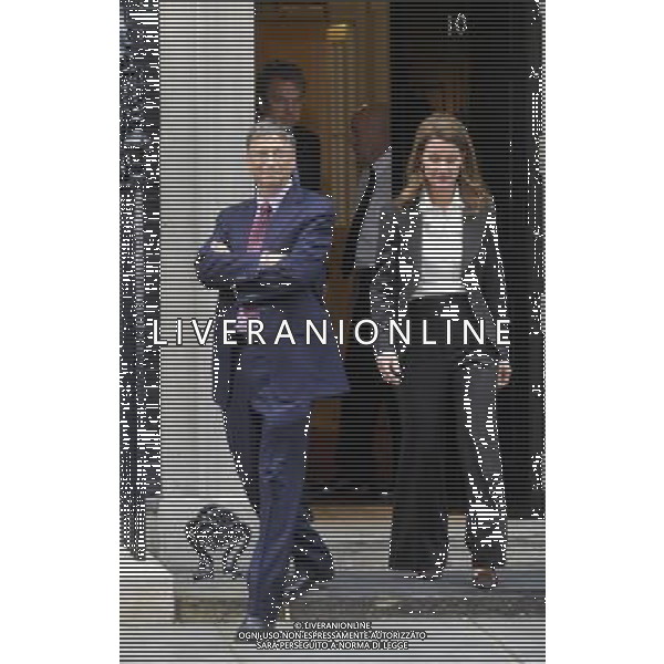 Bill \' Melinda Gates were in Downing Street to speak to David Cameron in London this afternoon ©photoshot/Agenzia Aldo Liverani Sas - ITALY ONLY - Bill Gates con la moglie Melinda a Downing Street a Londra
