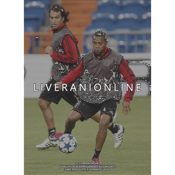 MADRID 18/10/2010.- Milan training at Bernabeu Stadium before tomorrow\'s champions league match Real Madrid vs Milan. Robinho. Photo: Cesar Cebolla / ALFAQUI - AG. ALDO LIVERANI SAS ITALY ONLY MADRID - ALLENAMENTO MILAN AC PRIMA DELLA PARTITA DI CHAMPIONS LEAGUE CONTRO IL REAL MADRID