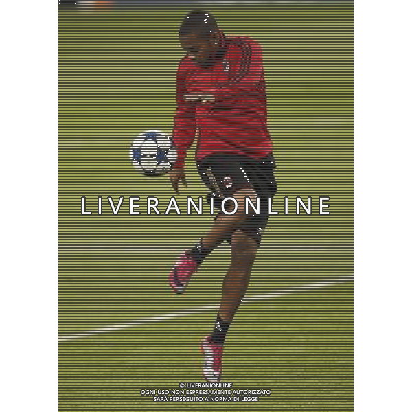 MADRID 18/10/2010.- Milan training at Bernabeu Stadium before tomorrow\'s champions league match Real Madrid vs Milan. Robinho. Photo: Cesar Cebolla / ALFAQUI - AG. ALDO LIVERANI SAS ITALY ONLY MADRID - ALLENAMENTO MILAN AC PRIMA DELLA PARTITA DI CHAMPIONS LEAGUE CONTRO IL REAL MADRID