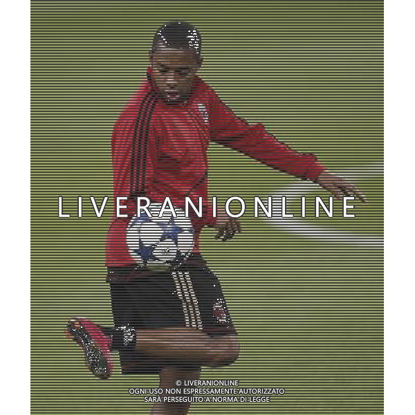 MADRID 18/10/2010.- Milan training at Bernabeu Stadium before tomorrow\'s champions league match Real Madrid vs Milan. Robinho. Photo: Cesar Cebolla / ALFAQUI - AG. ALDO LIVERANI SAS ITALY ONLY MADRID - ALLENAMENTO MILAN AC PRIMA DELLA PARTITA DI CHAMPIONS LEAGUE CONTRO IL REAL MADRID